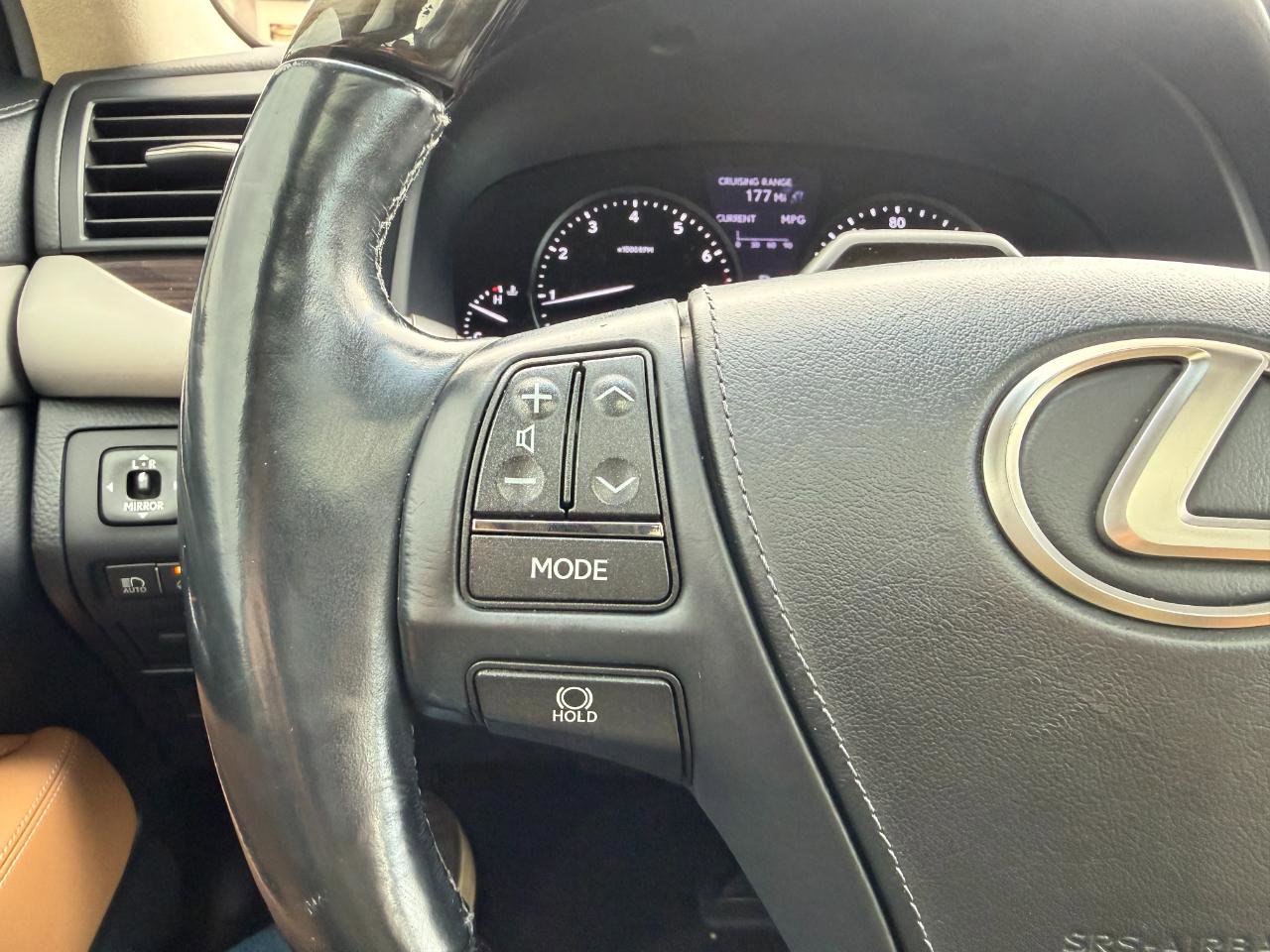 Used 2013 Lexus LS 460 L w/ Ultra Luxury Pkg image 32