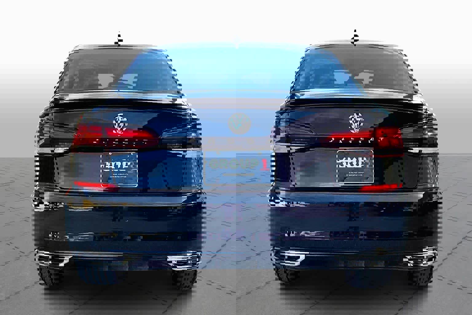 Used 2020 Volkswagen Passat 2.0T R-Line image 5