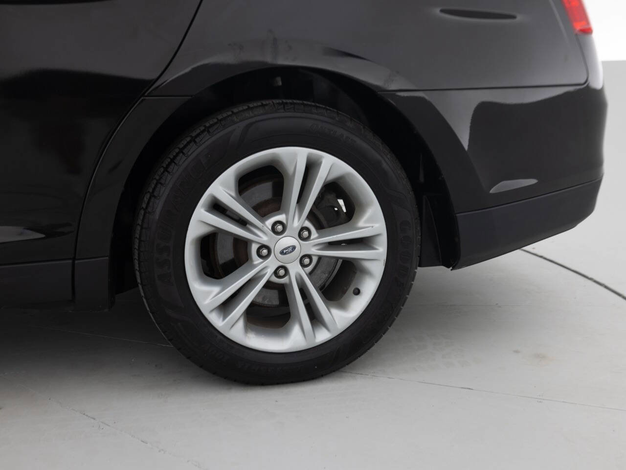 Used 2014 Ford Taurus SEL AWD/4WD image 22
