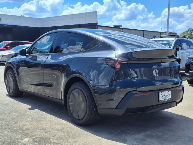 Used 2026 Tesla Model Y 2WD image 9