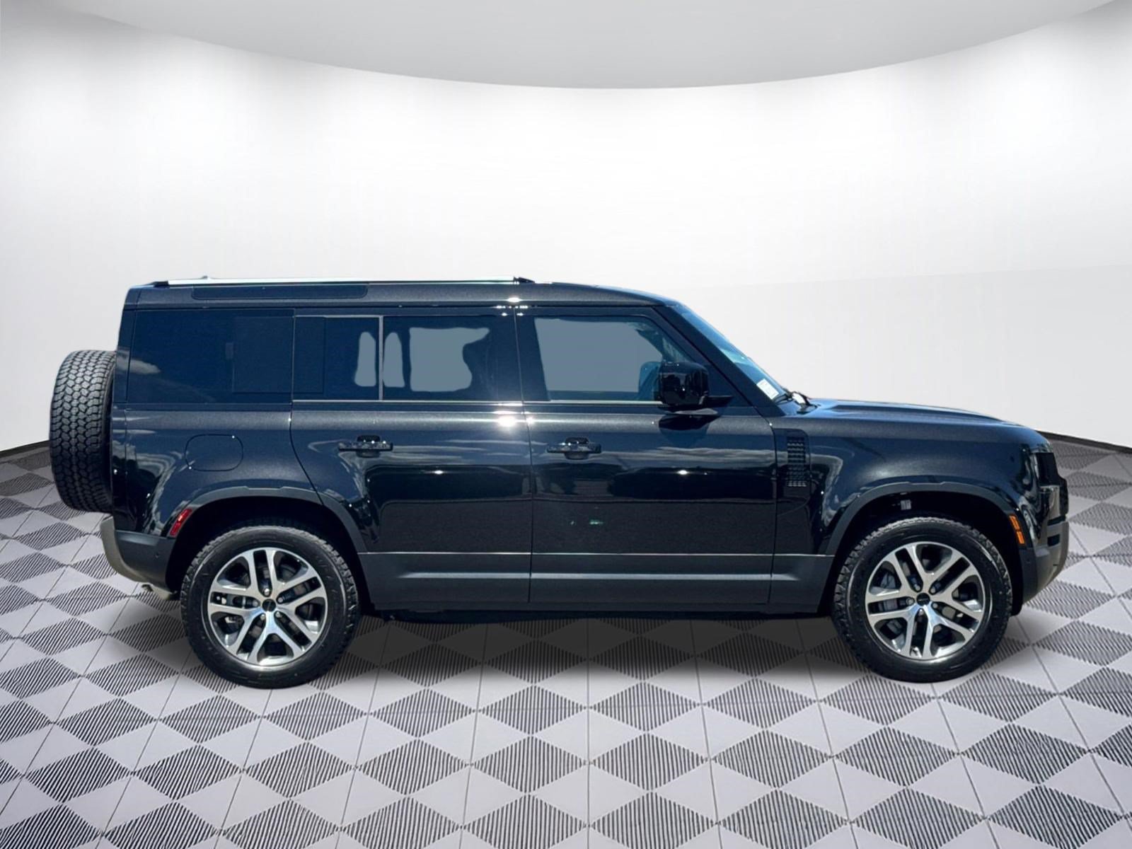 New 2026 Land Rover Defender 110 S AWD/4WD image 8