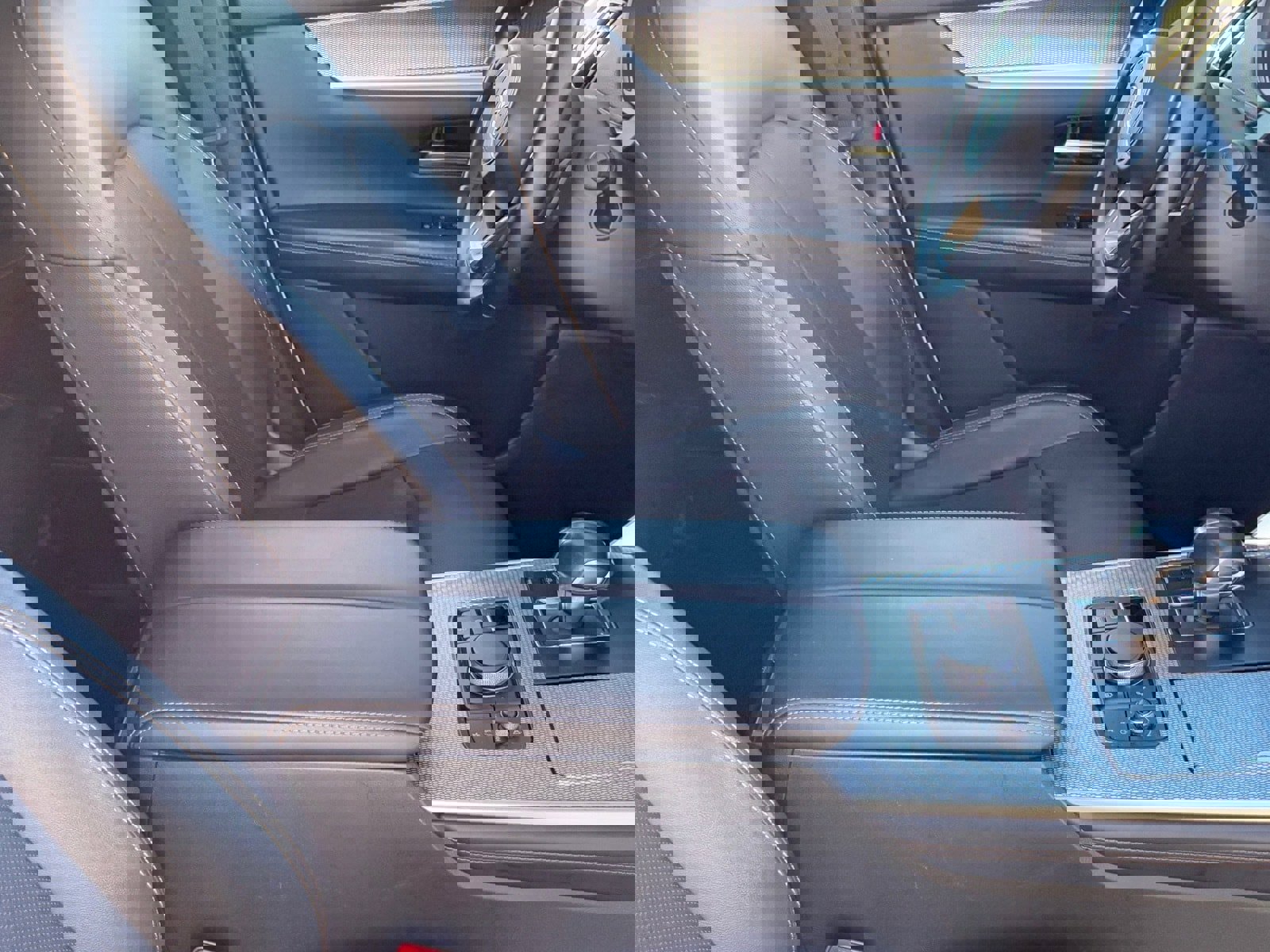 Used 2025 MAZDA CX-70 3.3 Turbo w/ Preferred Package image 12