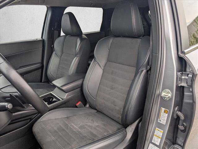 Used 2024 Mitsubishi Outlander SE image 17