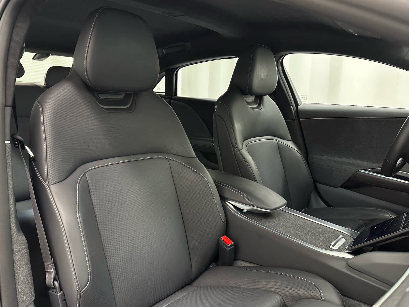 Used 2024 Lucid Air Touring image 19