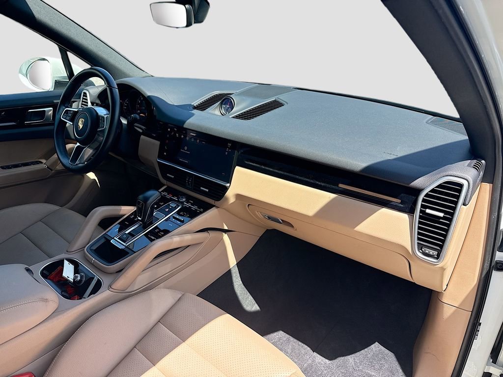 Used 2023 Porsche Cayenne image 30
