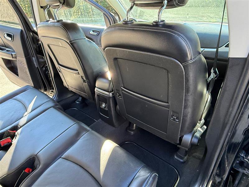 Used 2018 Dodge Journey Crossroad w/ Nav & Sun Group image 17