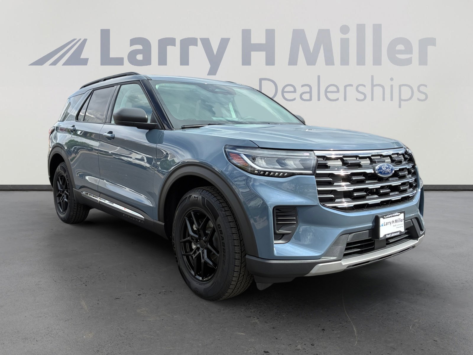 Certified 2025 Ford Explorer Active AWD/4WD image 7