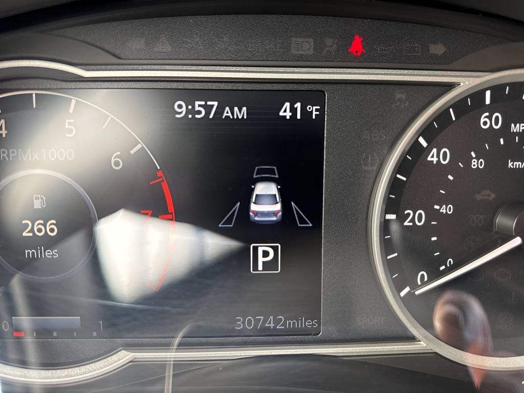 Used 2025 Nissan Versa SV FWD image 21