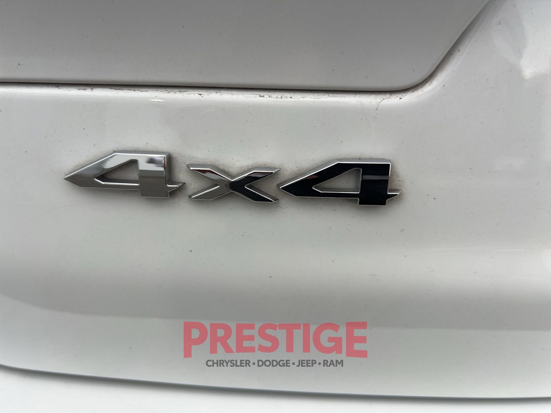 Used 2023 Jeep Grand Cherokee L Laredo image 17