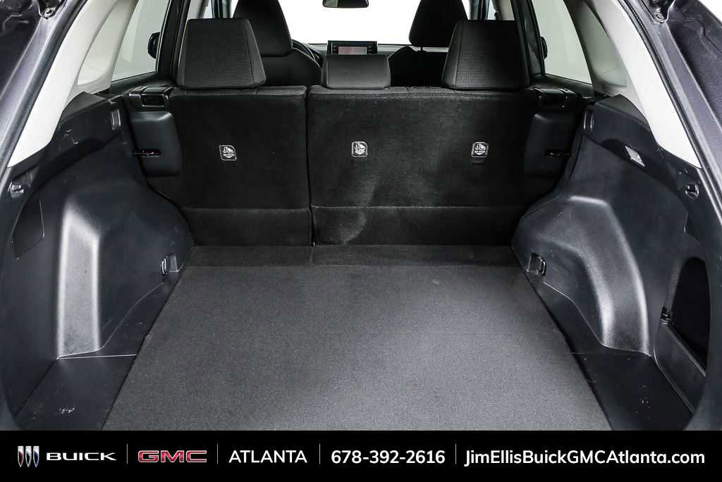 Used 2021 Toyota RAV4 LE image 29