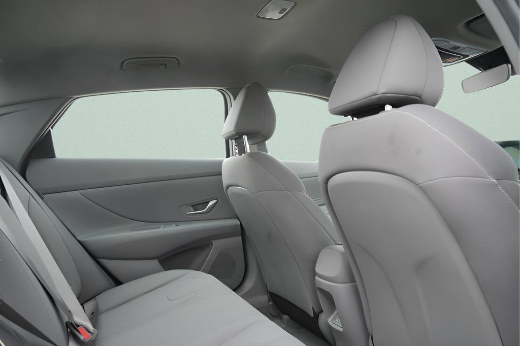 Certified 2025 Hyundai Elantra SEL FWD image 14