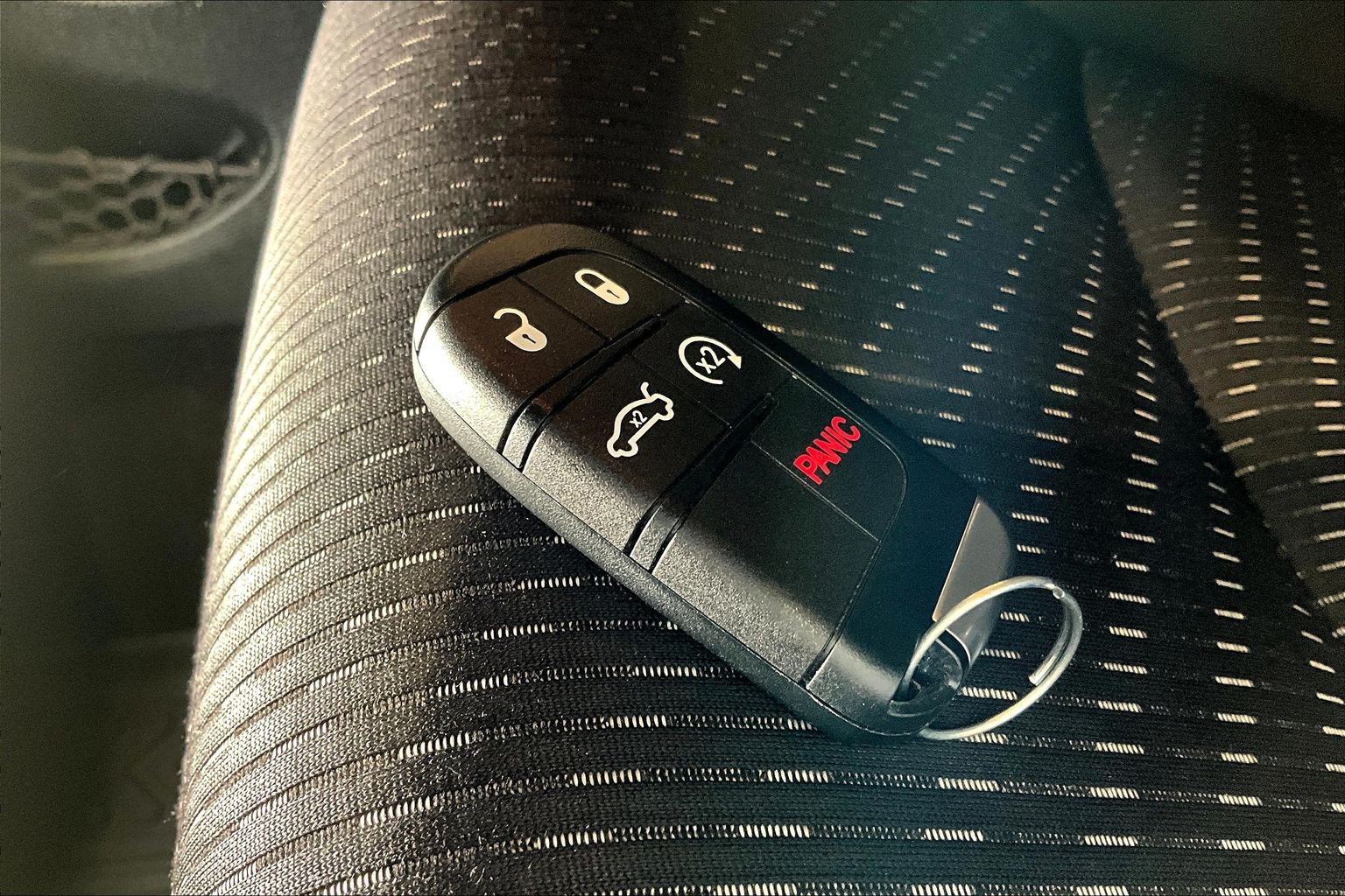 Used 2019 Dodge Journey SE w/ Connectivity Group FWD image 33