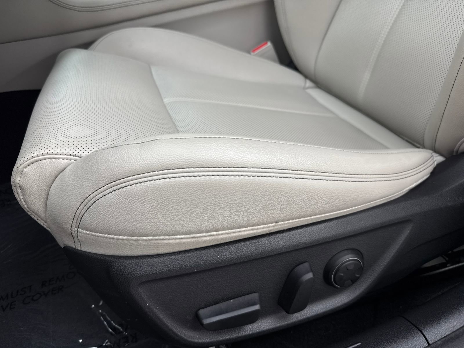 Used 2023 Genesis G70 2.0T image 36