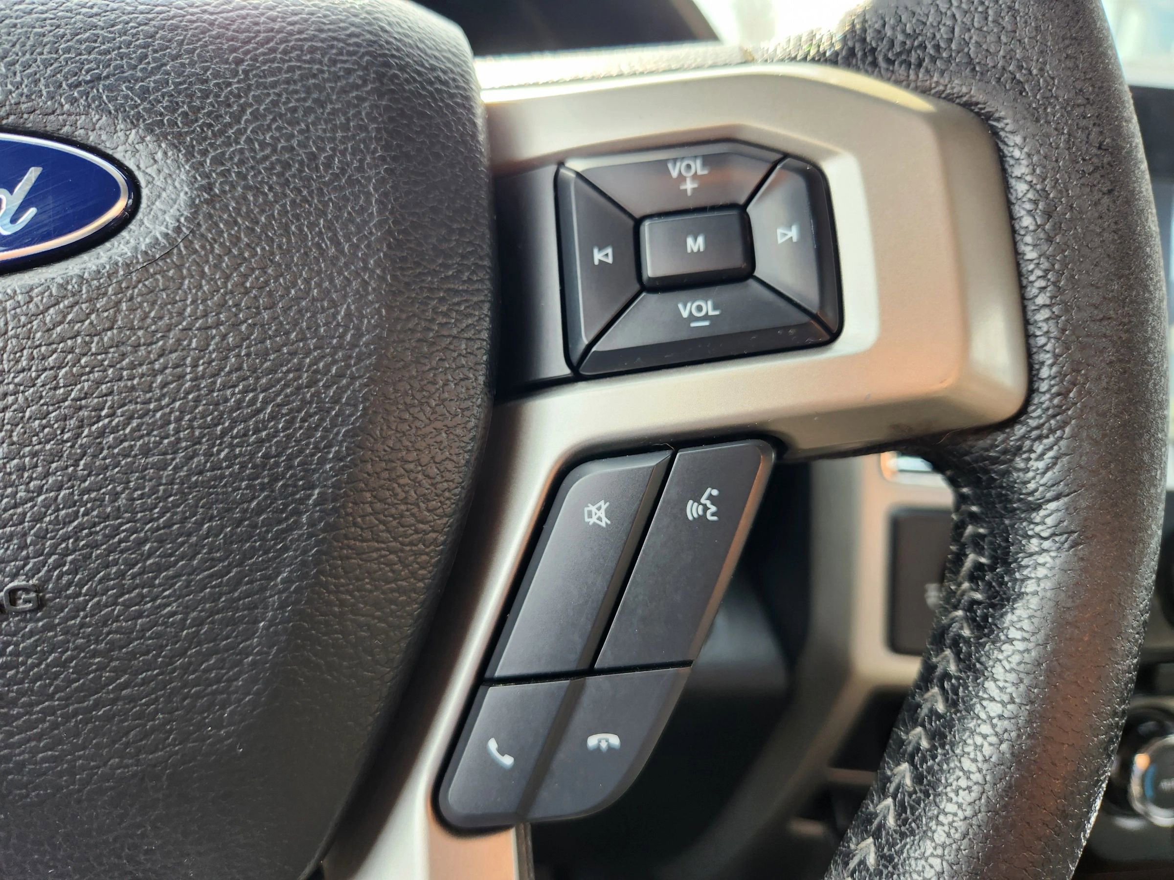 Used 2016 Ford F150 Lariat w/ Equipment Group 501A Mid image 29