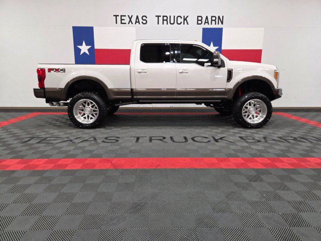 Used 2017 Ford F250 King Ranch w/ King Ranch Ultimate Package AWD/4WD image 13
