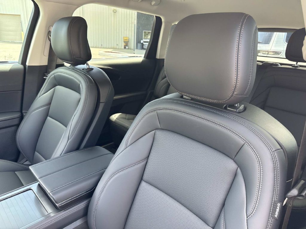 New 2026 Lincoln Nautilus Premier AWD/4WD image 21