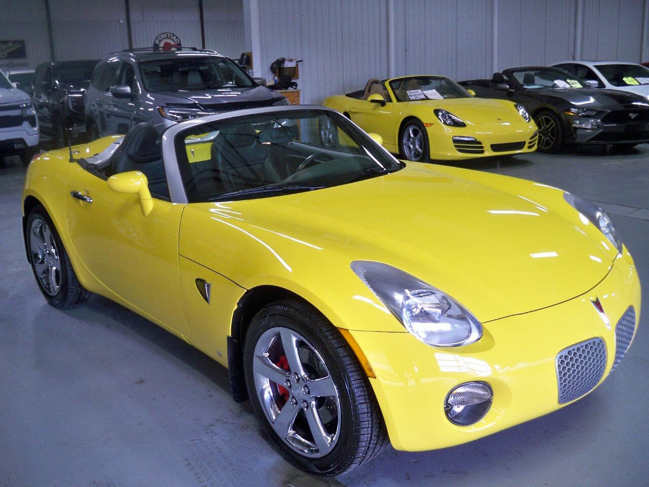 Used 2007 Pontiac Solstice Convertible w/ Premium Package image 5