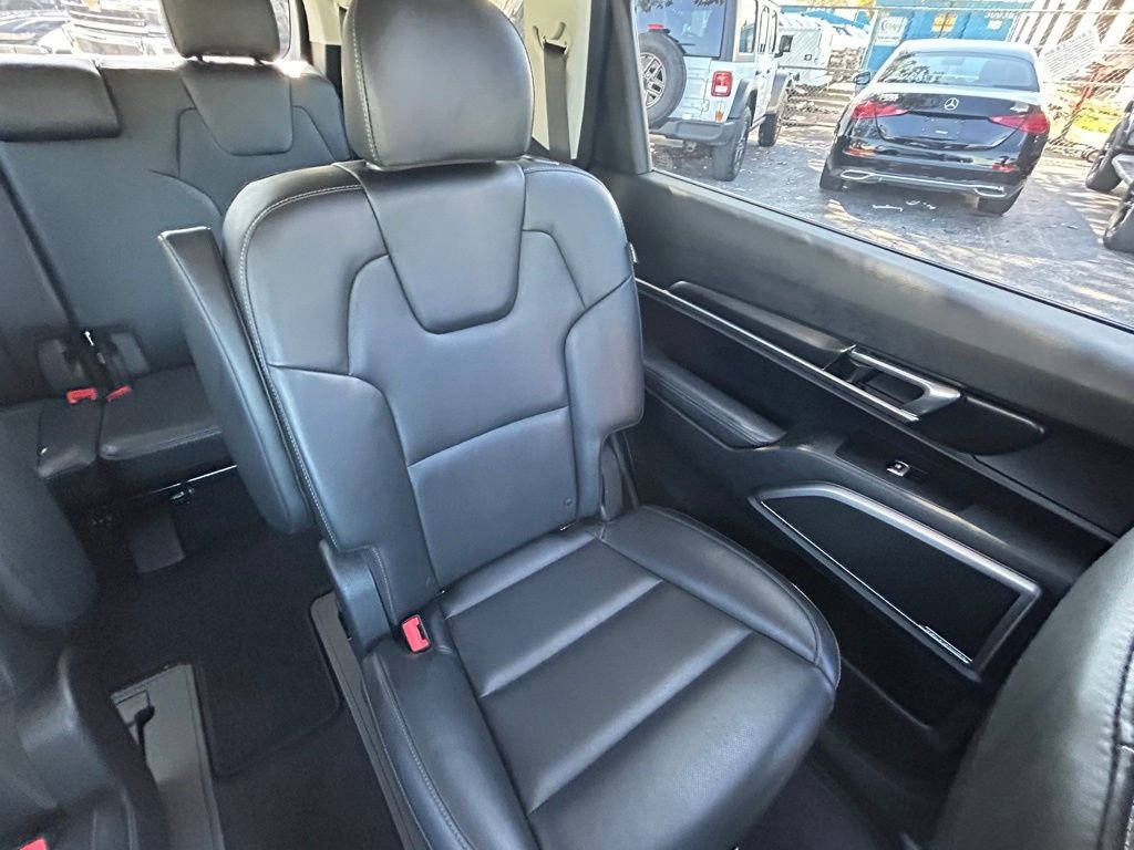 Used 2024 Kia Telluride S image 14
