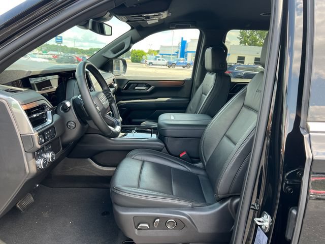 Used 2025 GMC Yukon XL Denali AWD/4WD image 3