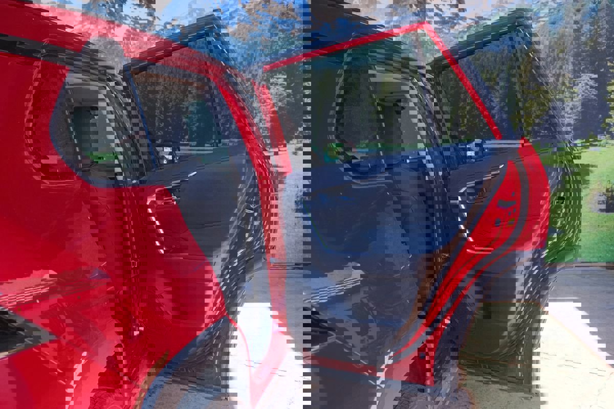 Used 2022 Toyota RAV4 XLE image 30