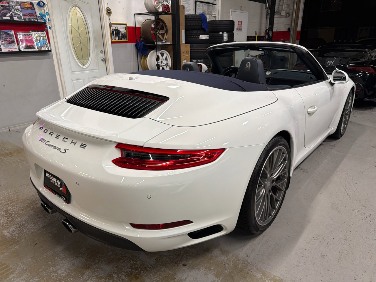 Used 2017 Porsche 911 Carrera S image 6