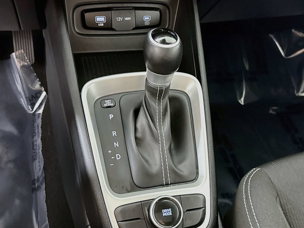 Certified 2024 Hyundai Venue SEL FWD image 10