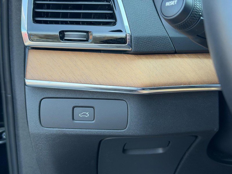 Certified 2023 Volvo XC90 B6 Plus w/ Protection Package image 21