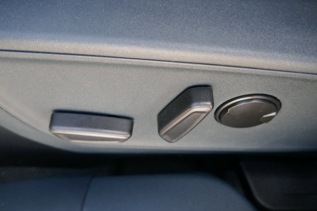 New 2025 Ford Maverick Lariat w/ Black Appearance Package image 16