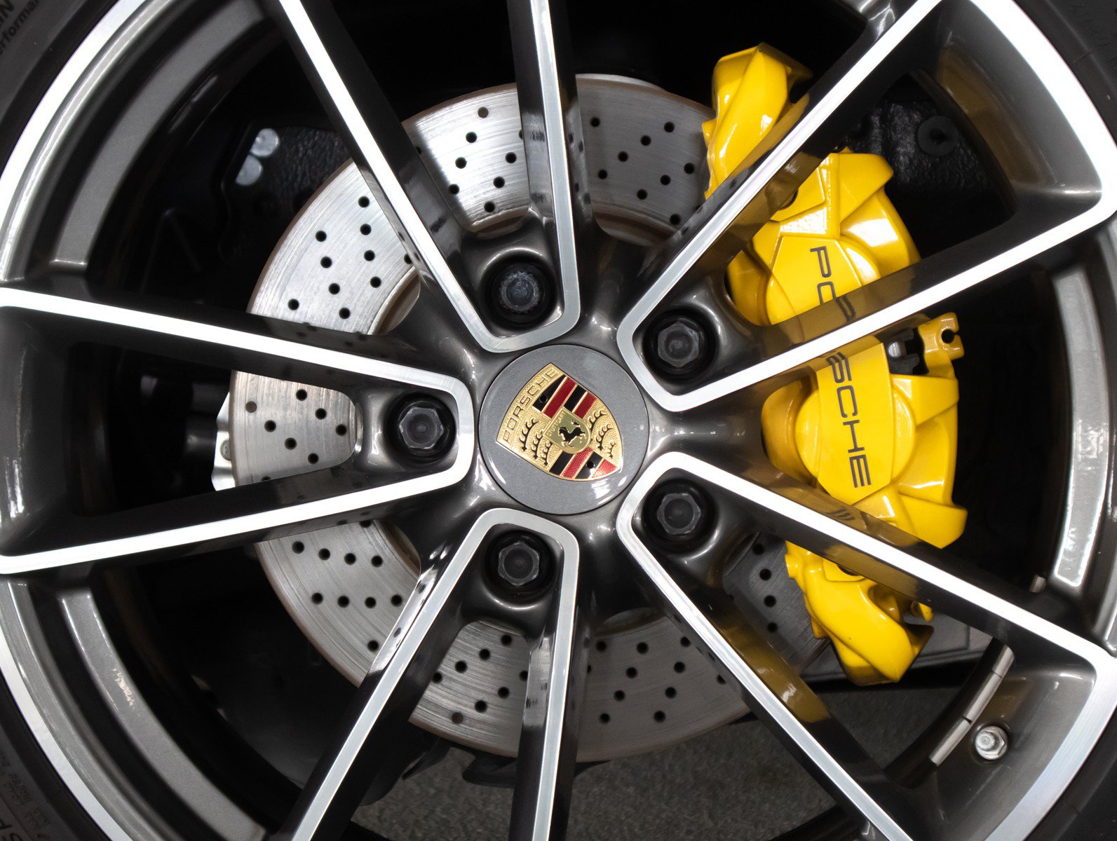 Used 2022 Porsche 911 Carrera w/ Premium Package RWD image 13