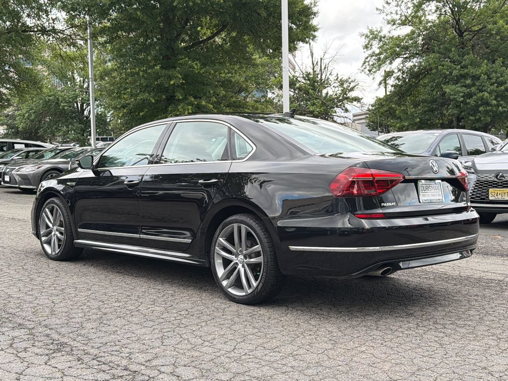 Used 2019 Volkswagen Passat 2.0T SE R-Line FWD image 4