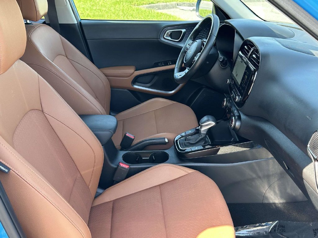 Used 2025 Kia Soul EX FWD image 9