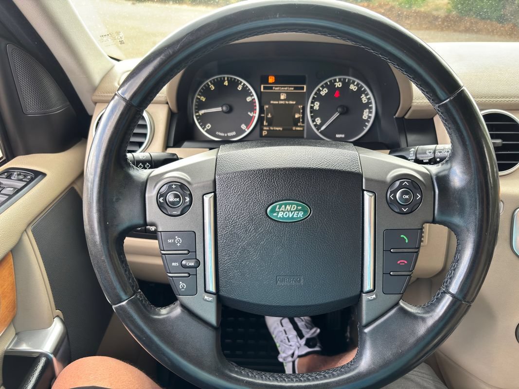 Used 2011 Land Rover LR4 HSE AWD/4WD image 24