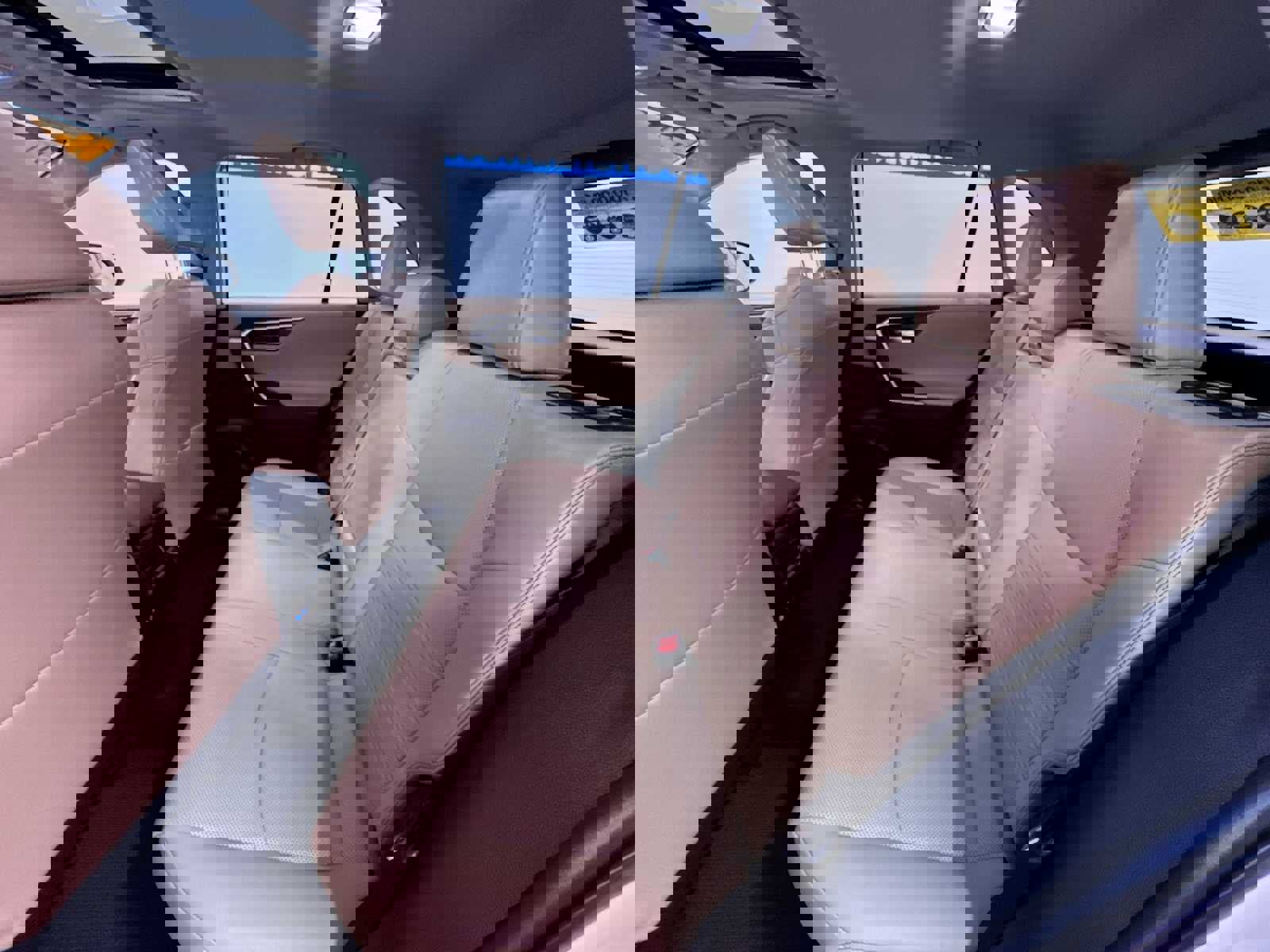 Used 2022 Toyota RAV4 Limited image 35