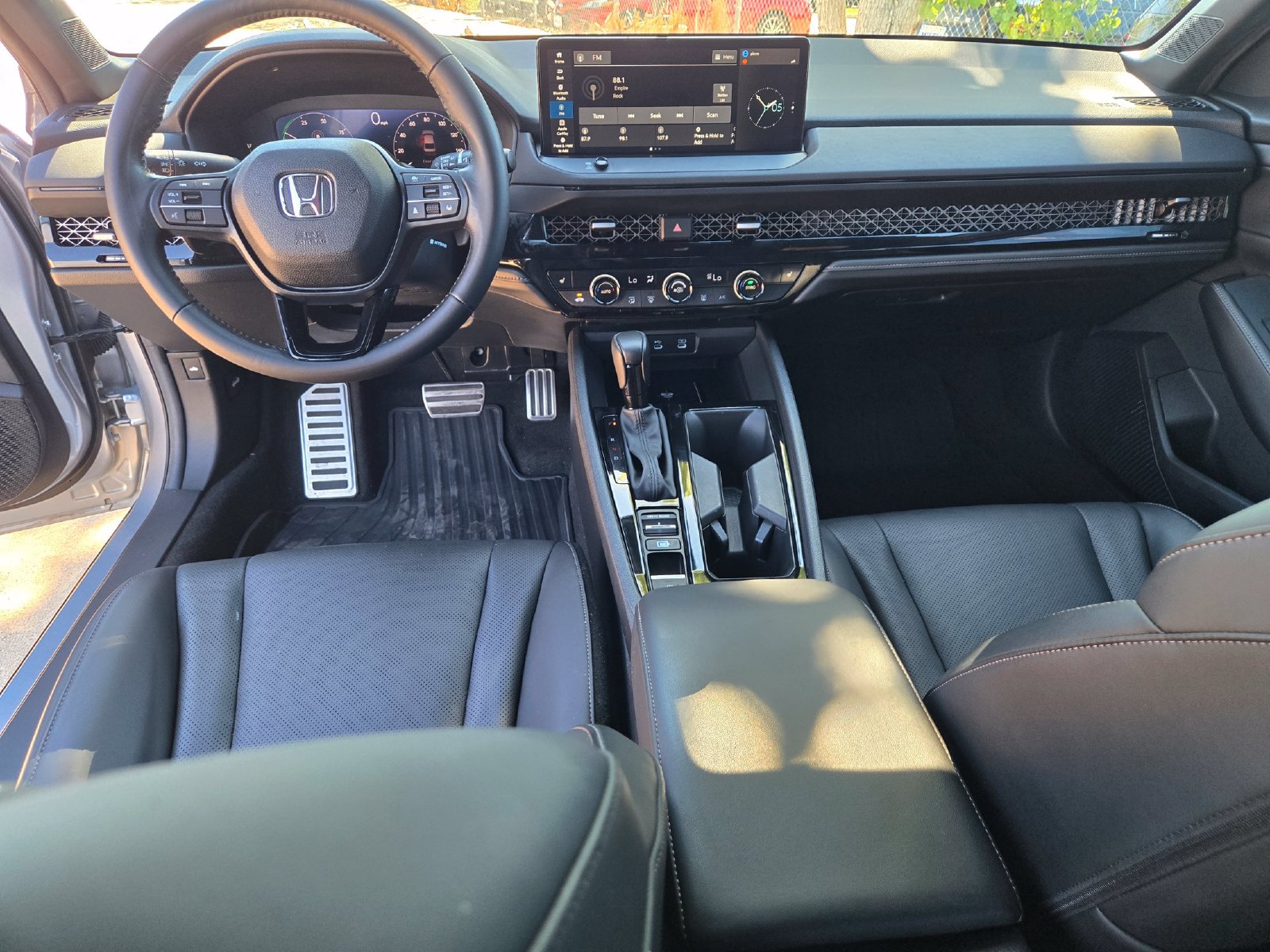 Used 2025 Honda Accord Sport-L image 8