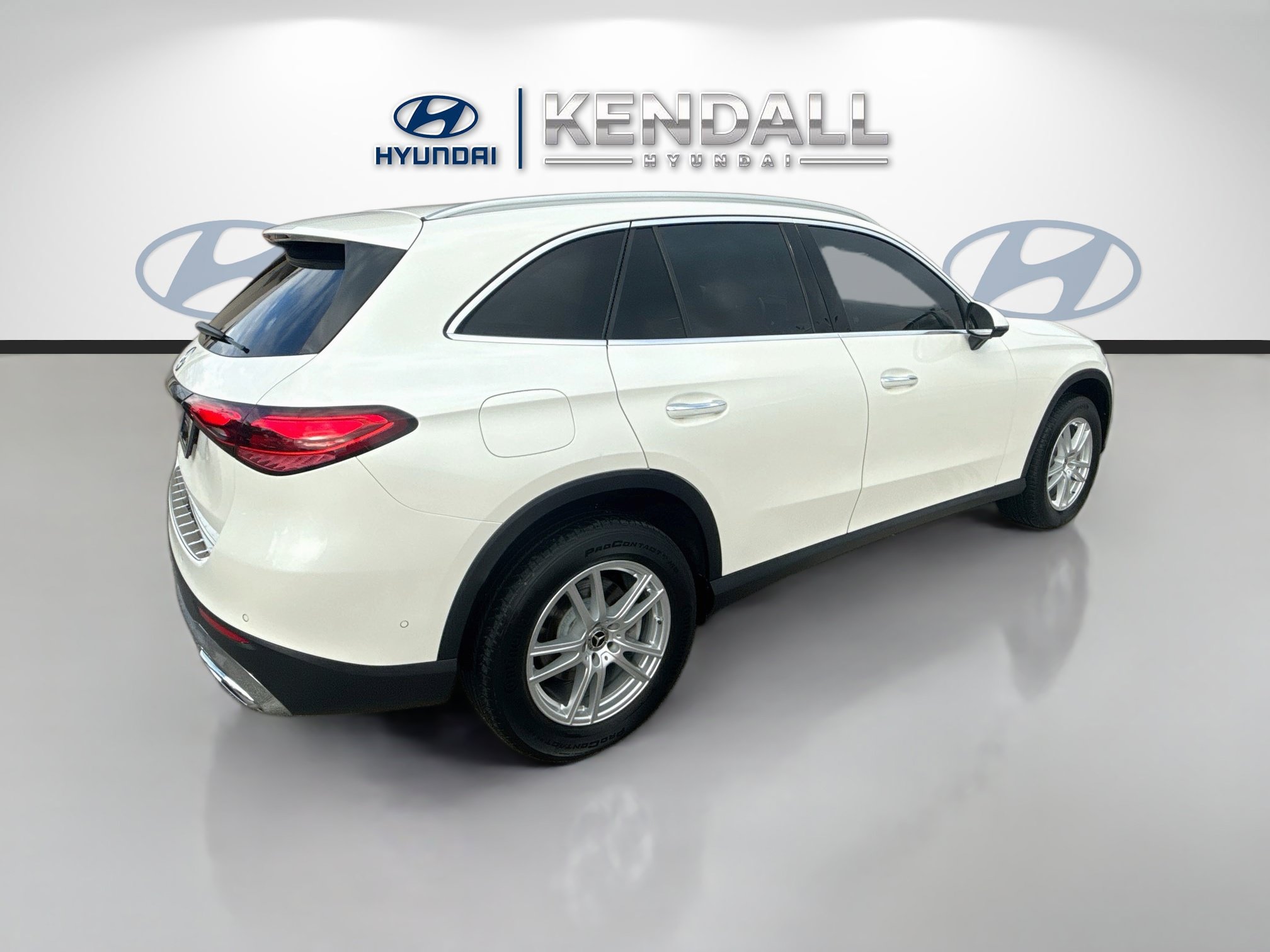 Used 2023 Mercedes-Benz GLC 300 w/ Exclusive Trim Package image 6