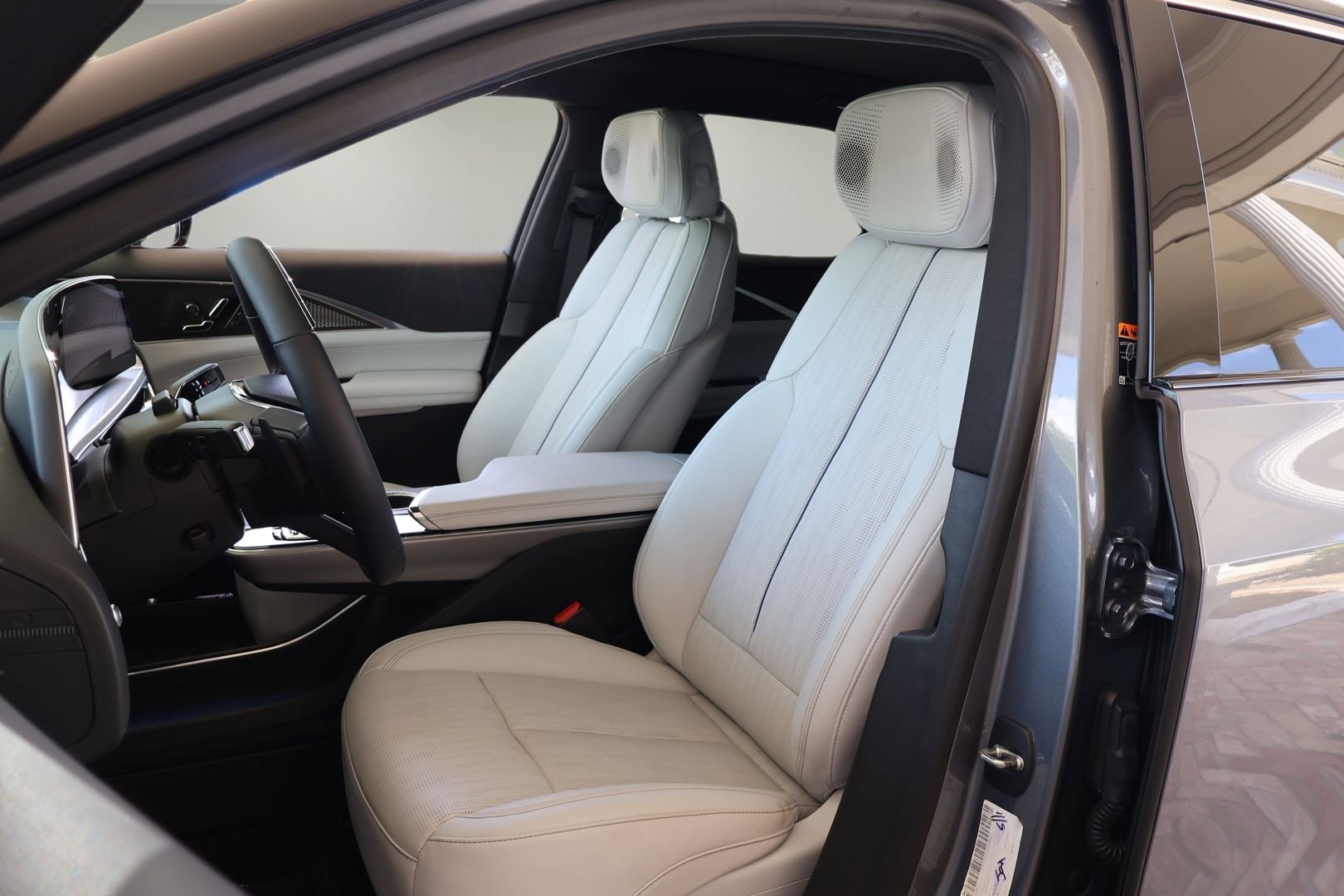 Certified 2023 Cadillac Lyriq 2WD image 13