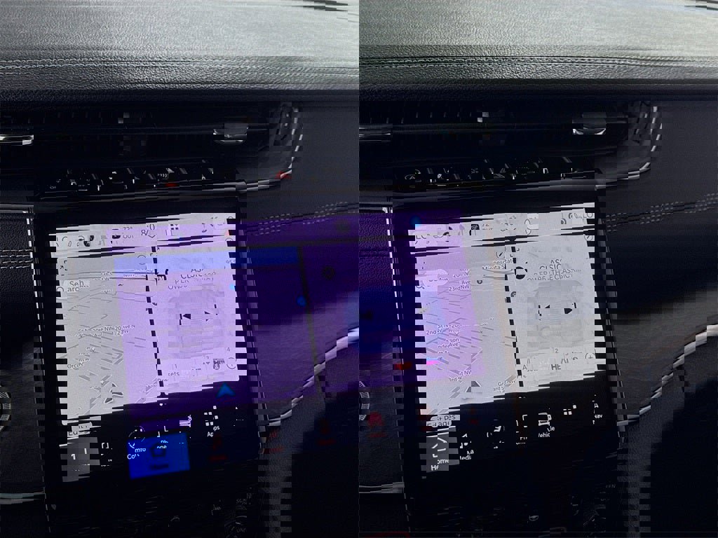 New 2025 Jeep Grand Cherokee L Limited w/ Trailer Tow Package image 10