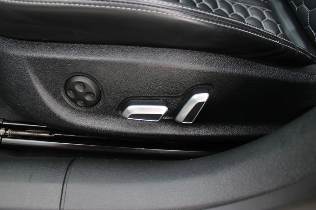 Used 2017 Audi RS 7 Prestige image 25