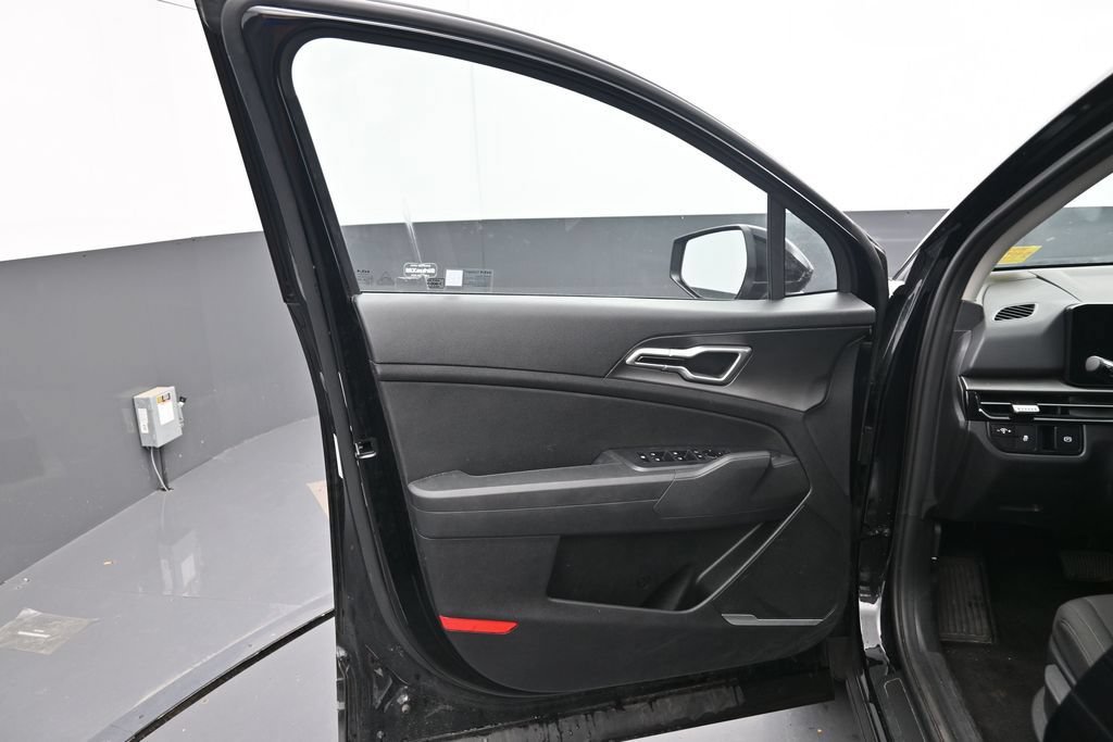 Used 2026 Kia Sportage LX FWD image 18