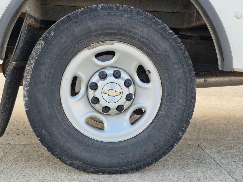 Used 2020 Chevrolet Express 3500 w/ Power Convenience Package RWD image 19