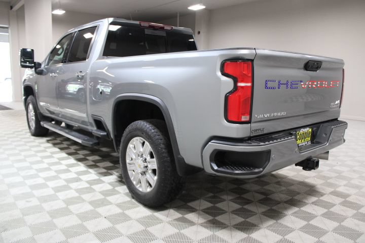 Used 2024 Chevrolet Silverado 2500 High Country w/ High Country Premium Package AWD/4WD image 10