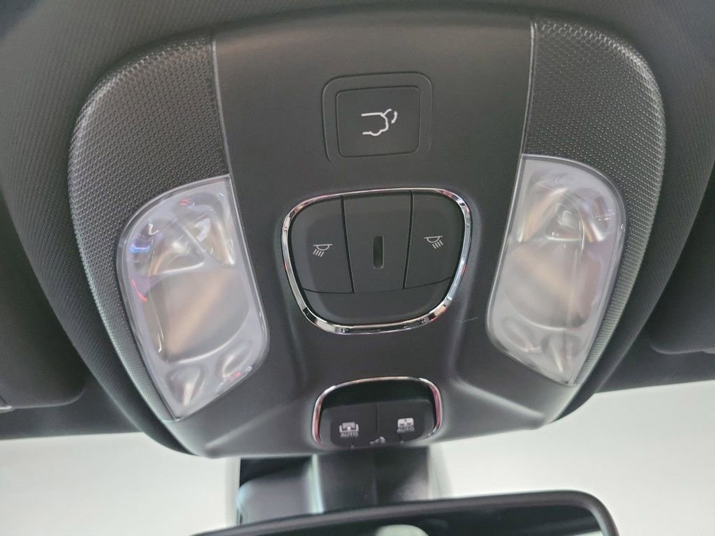 New 2025 Jeep Compass Latitude w/ Sun & Sound Group image 22