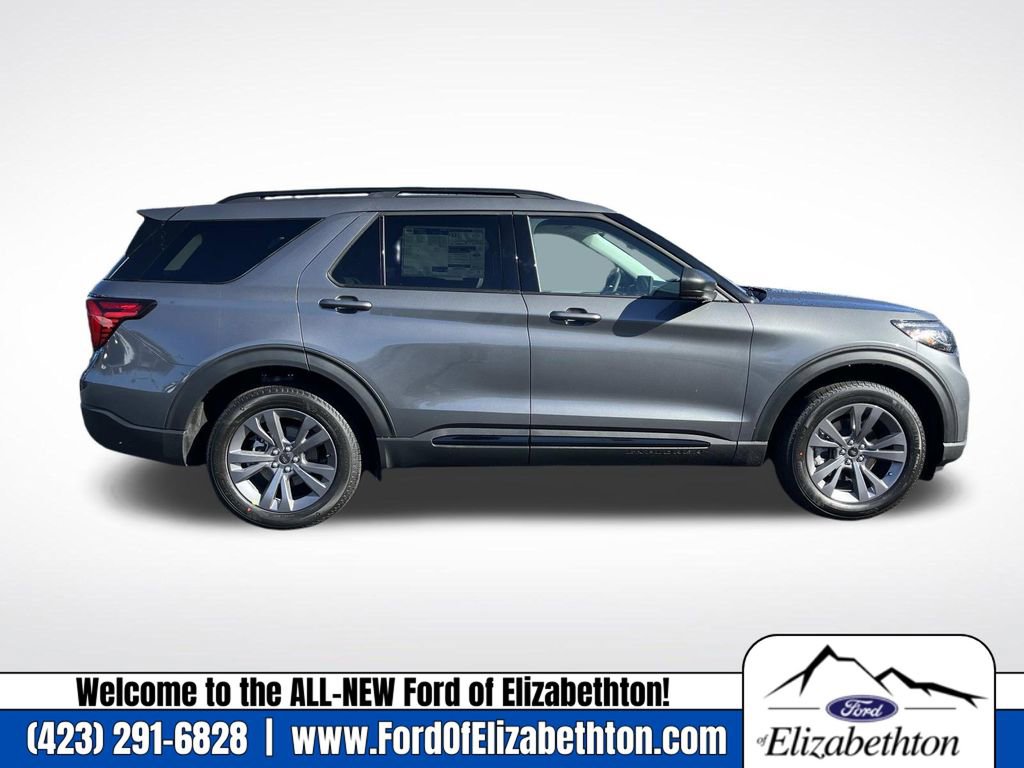 New 2026 Ford Explorer Active image 2