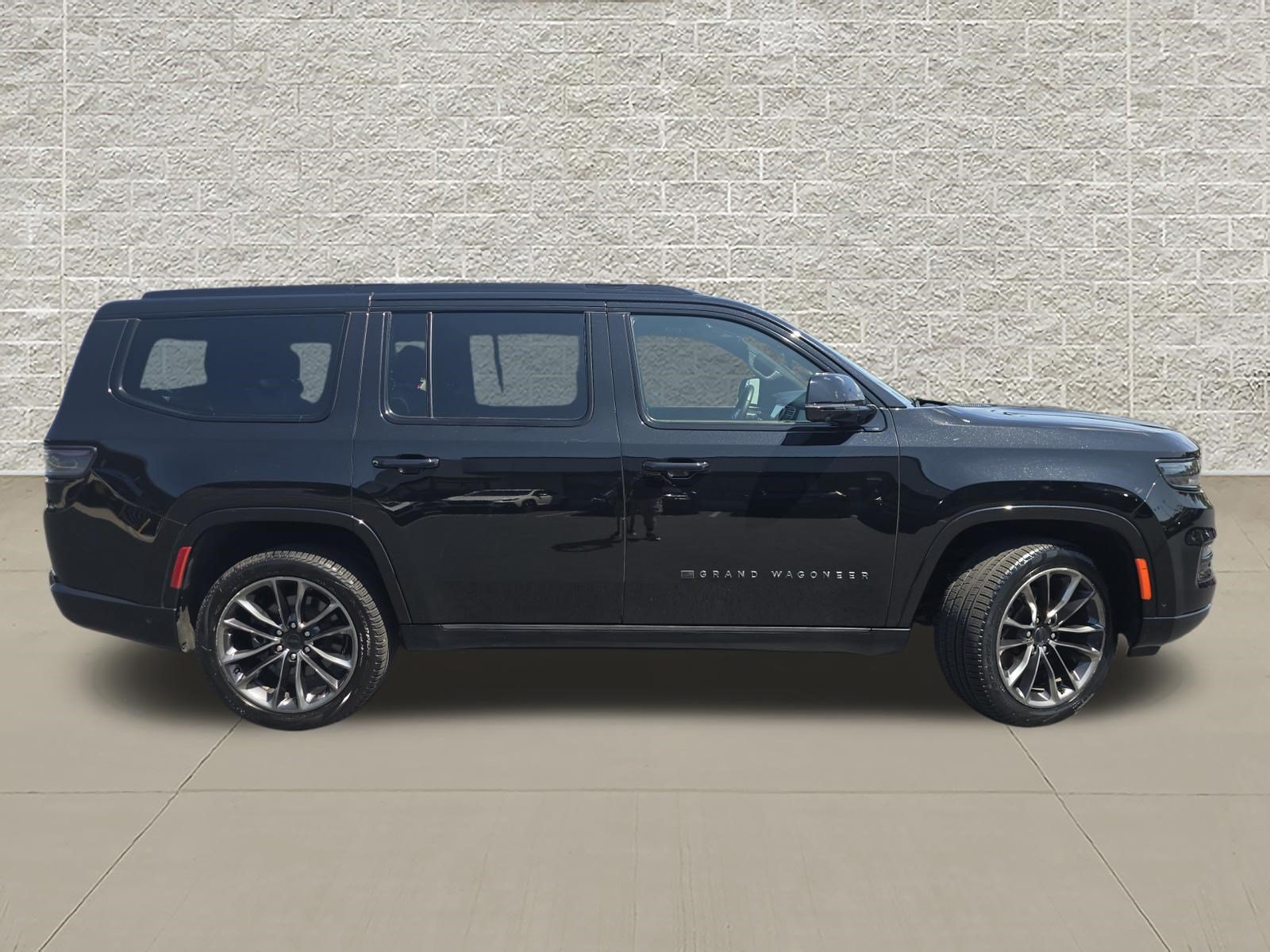 Used 2025 Jeep Grand Wagoneer Series II Obsidian w/ Quick Order Packagew 28T AWD/4WD image 8