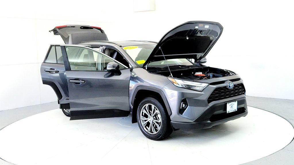 Used 2023 Toyota RAV4 XLE Premium AWD/4WD image 12