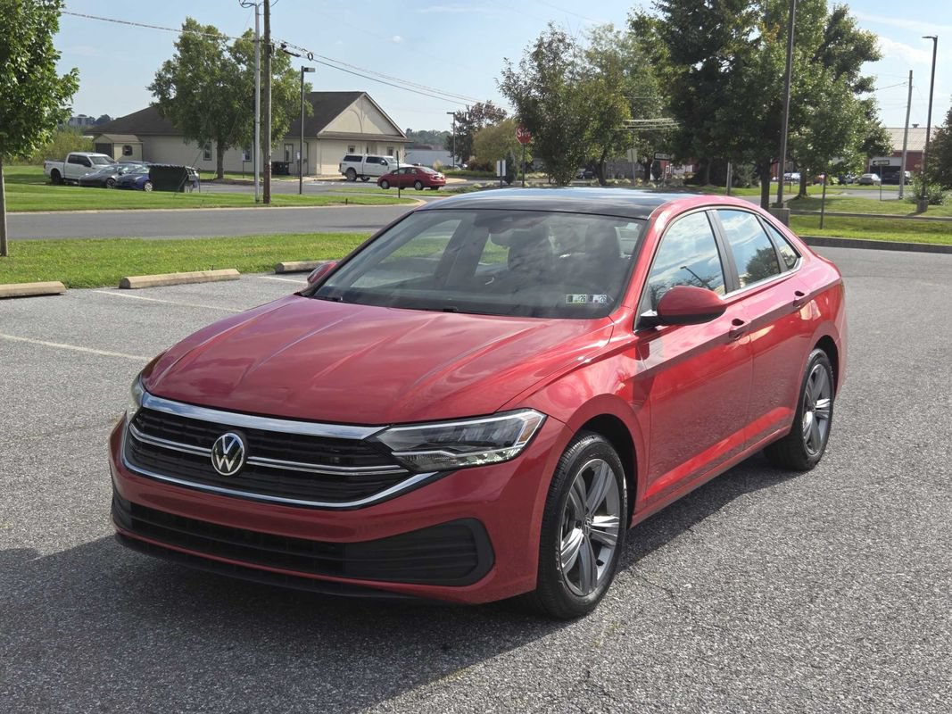 Used 2024 Volkswagen Jetta SE FWD image 4