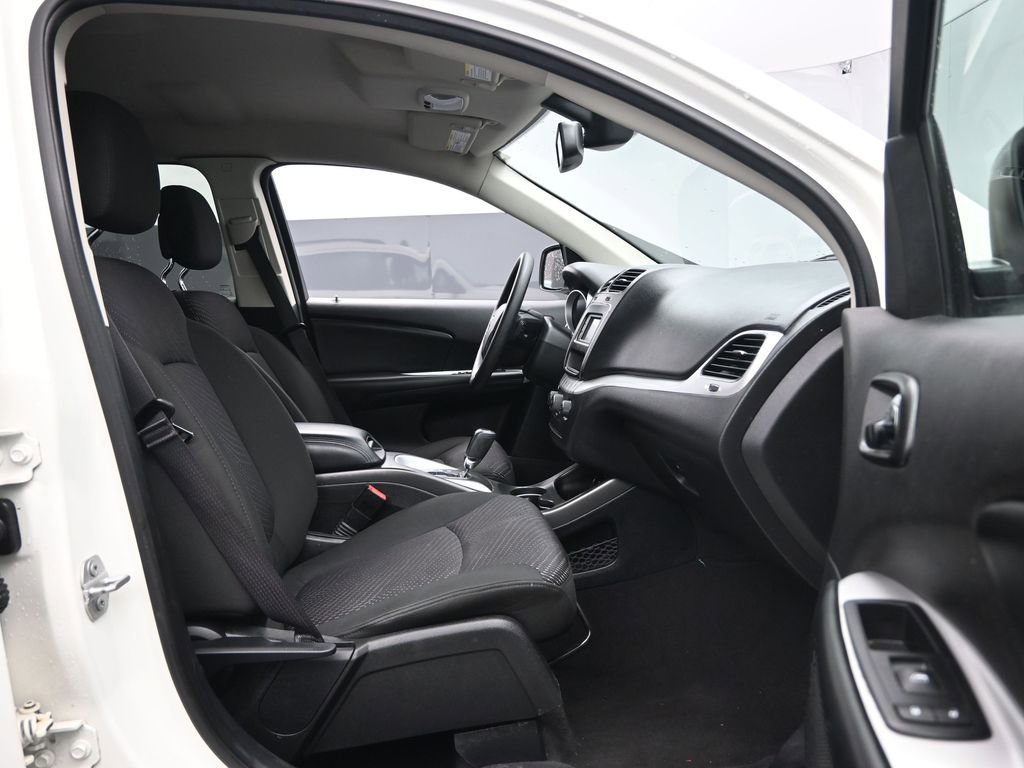 Used 2020 Dodge Journey SE image 28