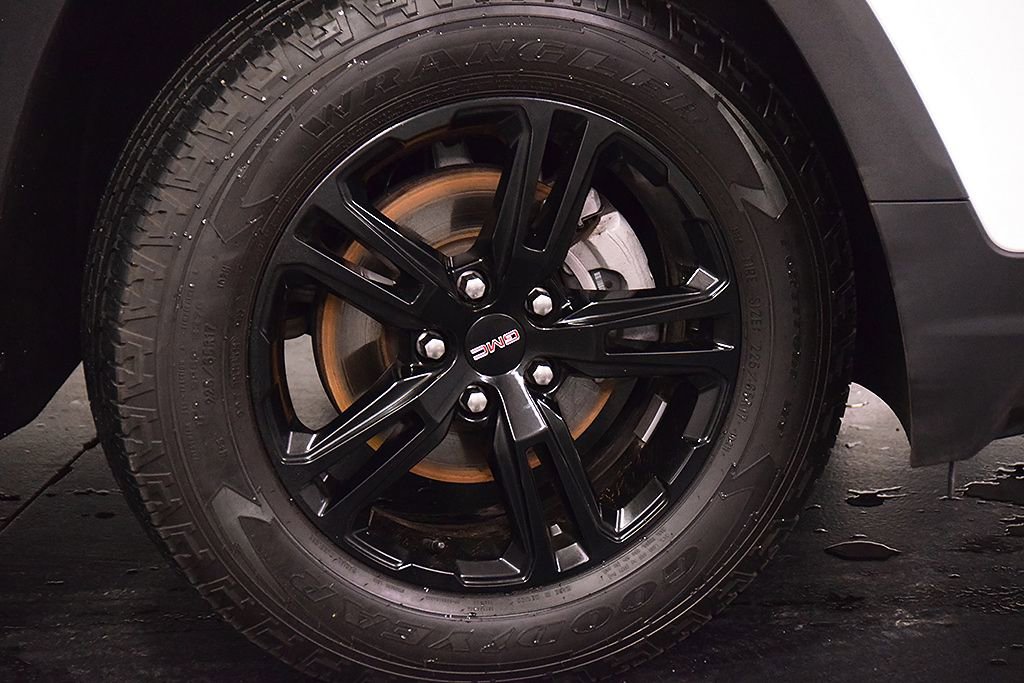 Used 2023 GMC Terrain AT4 w/ LPO, Floor Liner Package AWD/4WD image 10
