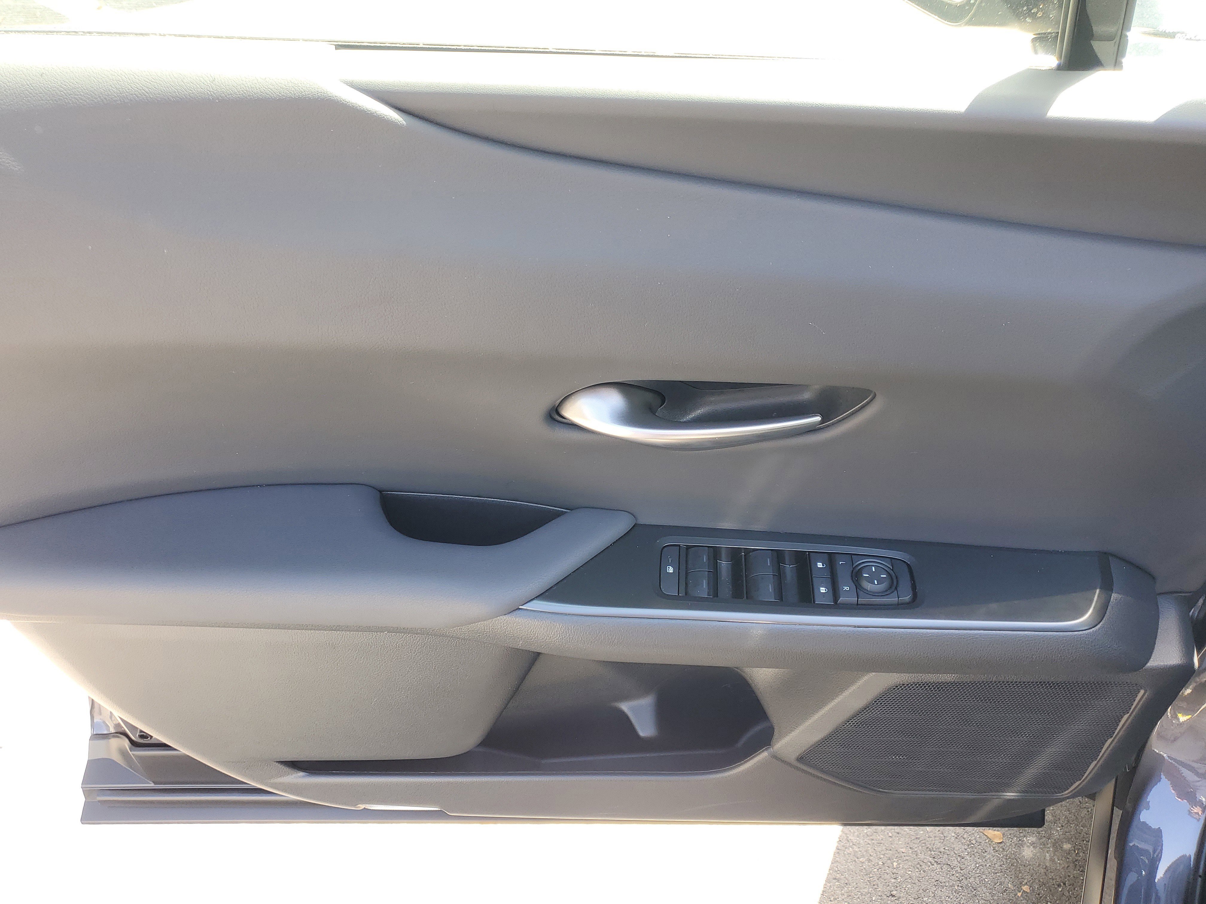 Used 2025 Lexus UX 300h FWD w/ Accessory Package (Z1) image 19