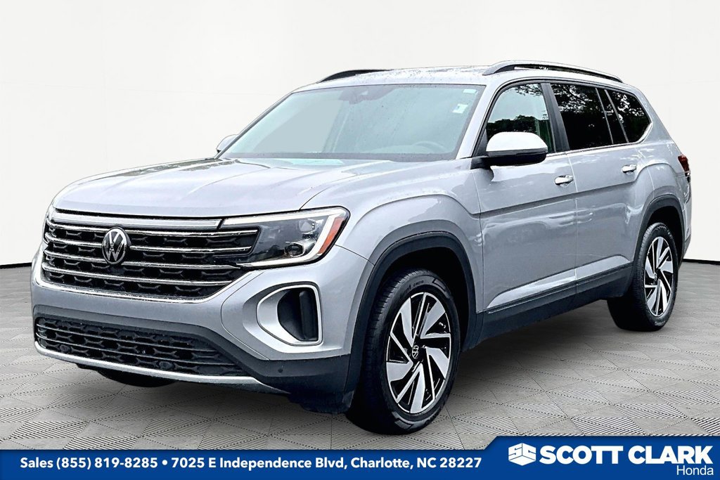 Used 2025 Volkswagen Atlas SE FWD image 3